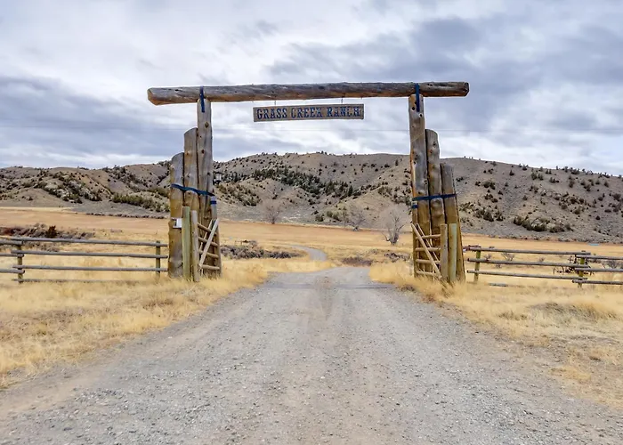 Cattle Ranch In Western Wyoming W/ Grill Meeteetse